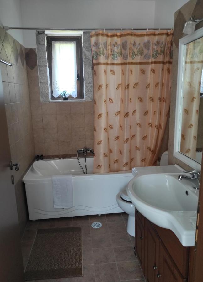Meterizi Guesthouse Varvítsa Exteriér fotografie